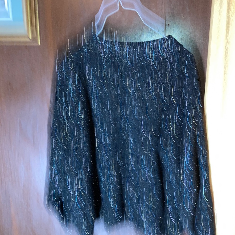 VINTAGE HEAVY BLACK SPARKLY SWEATER! FITS LIKE AN XL!
